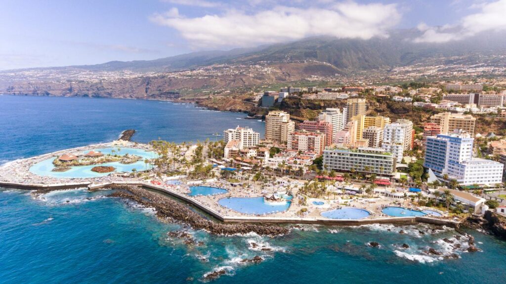 Bajamar town and it's pools